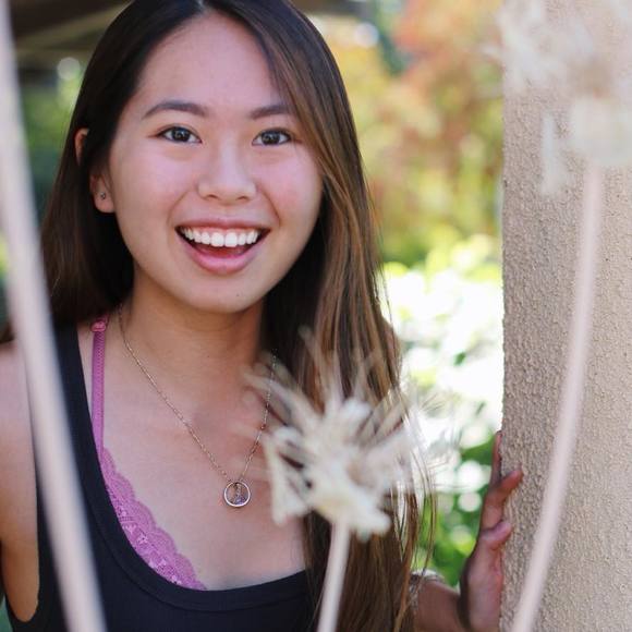 Meet your Posher, Joanna - Picture 1 of 1